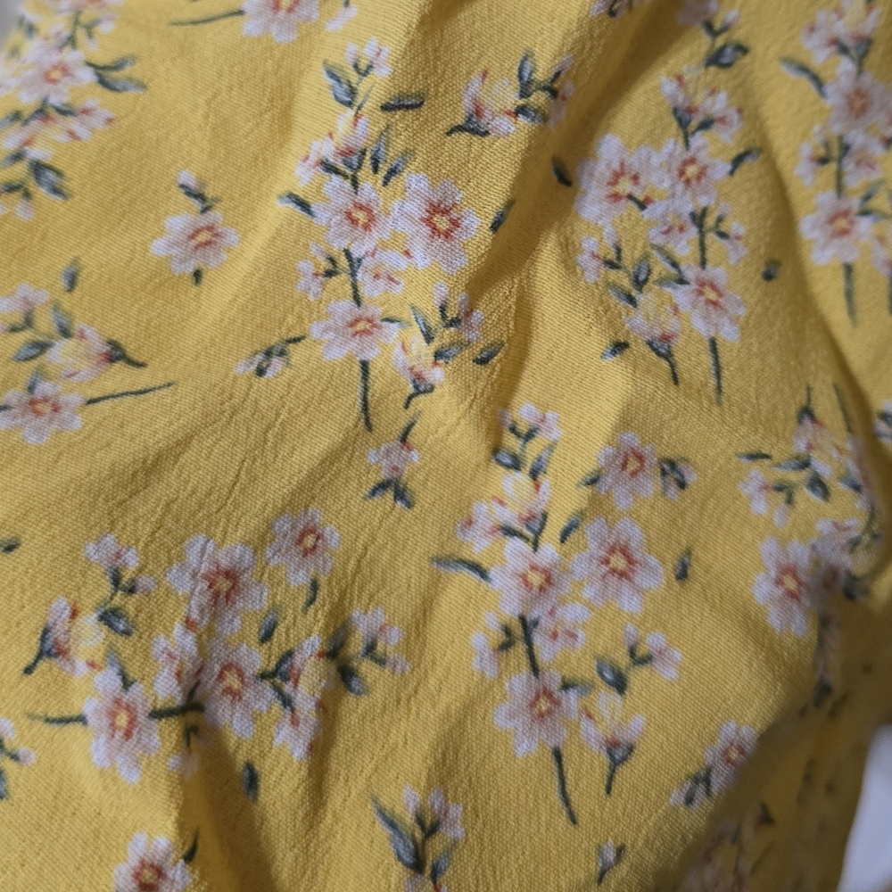 American Eagle Wrap Front Open Back Romper, Yellow Floral Print, Tie Waist, EUC! - Picture 13 of 15